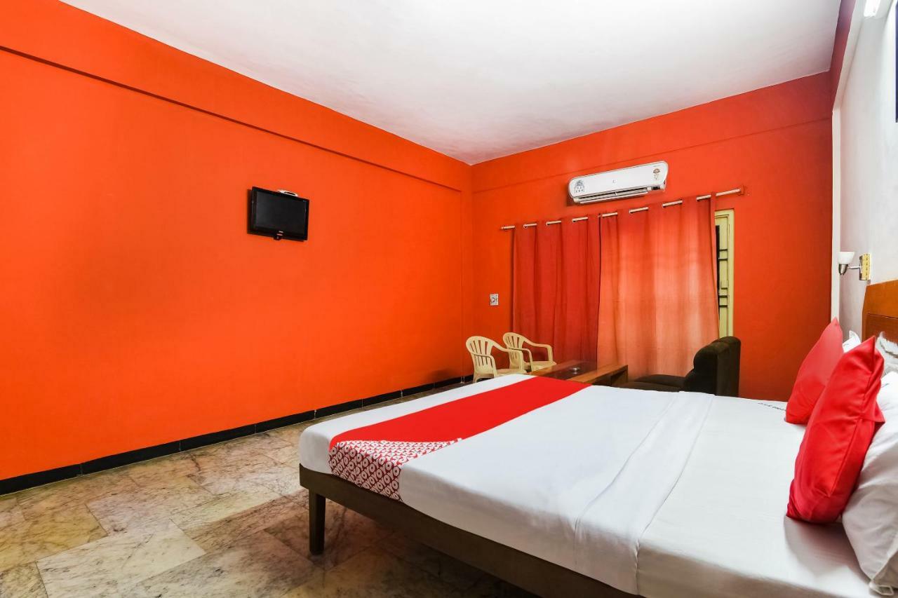 Отель Oyo 48251 Dsr Grand Krishnagiri Экстерьер фото